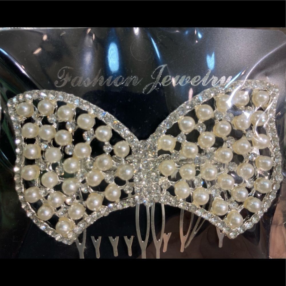 Elegant Rhinestone & Pearl Bridal Hair Comb